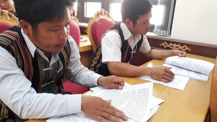 Zư pa dưr đh’riêng p’rá âng đhanuôr acoon coh-xa nay bh’rợ êêh rau âng muy cha năc