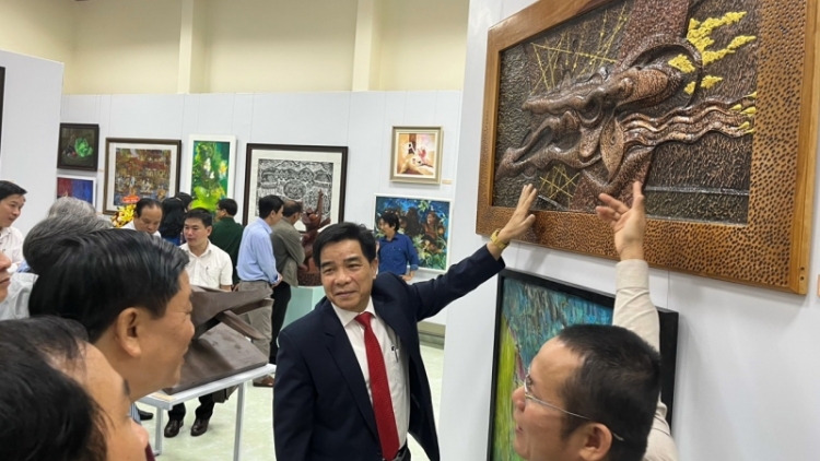 Bấc tác phẩm tranh, tượng chr’nắp đhị triển lãm mỹ thuật “Quảng Nam-miền di sản”
