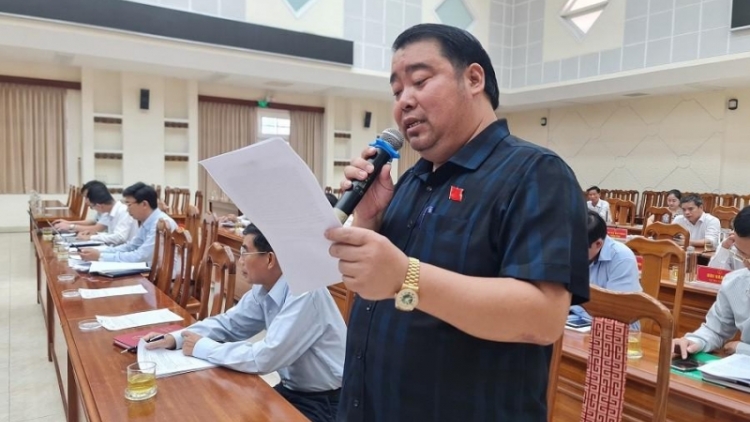 T’cooh Nguyễn Viết Dũng dưr moon a lua âi m’bhí caddie lâng xay moon pa chô lêt ooy đay đoọng bâc ngai năl