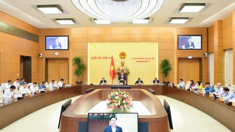 Pr’họp 18: Ủy ban TVQH quyết định bhiệc pay boọp p’rá đhanuôr đắh dự án Luật  k’tiếc k’bunh (bhr’lậ)