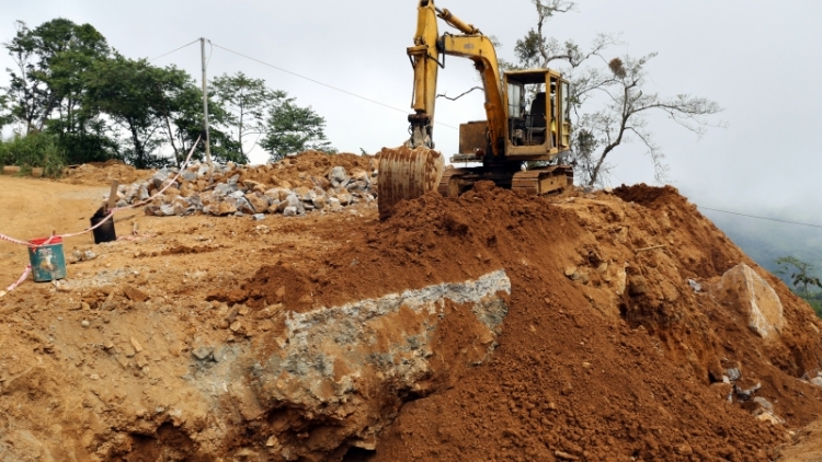 Quảng Nam: Bhrợ pa đơơh bh’rợ pay đoọng zên đươi coh bh’rợ k’rong bhrợ zazum