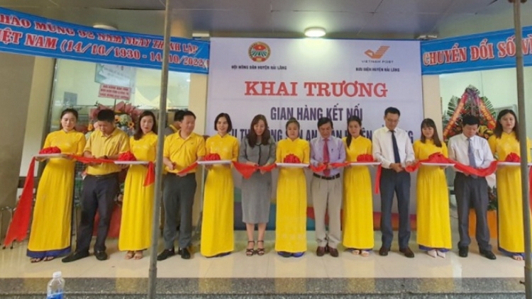 Bh’rợ tr’câl coh điện tử đơơng âng r’veh, p’lêê p’cooh, bh’năn gluh ooy bha lang k’tiêc