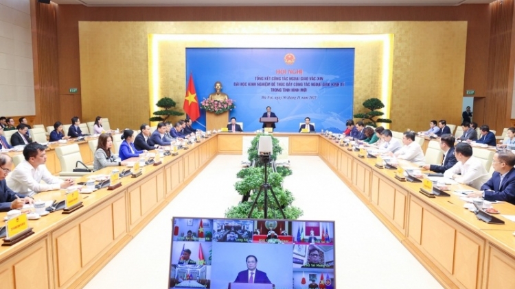 Thủ tướng Phạm Minh Chính pơgơ̆r Hop akŏm găh tơdrong jang pơkăp vaccine