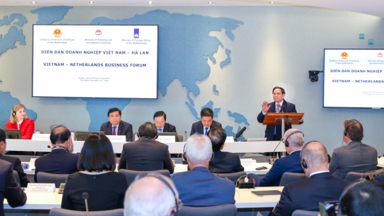 Khua dêh čar pơhmư̆ jơnum ƀing ngă bruă sĭ mơdrô Việt Nam-Hà Lan