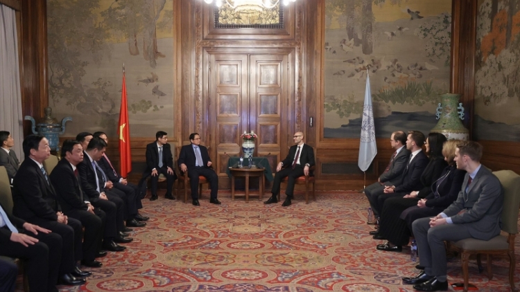 Khua dêh čar ta Phạm Minh Chính bưp Khua čih pioh Sang phăt kơđi ngă gong jơlan ƀơi Hà Lan 