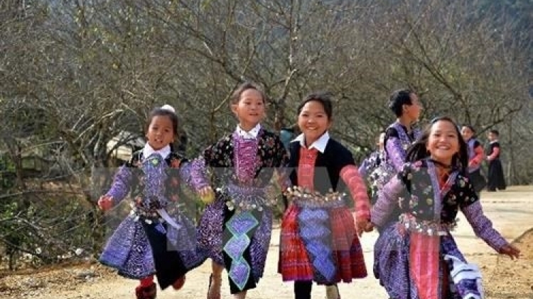 Quam kháo phổng Tày Bắc thứ 4 mự 14 căm bườn 12 pì 2022