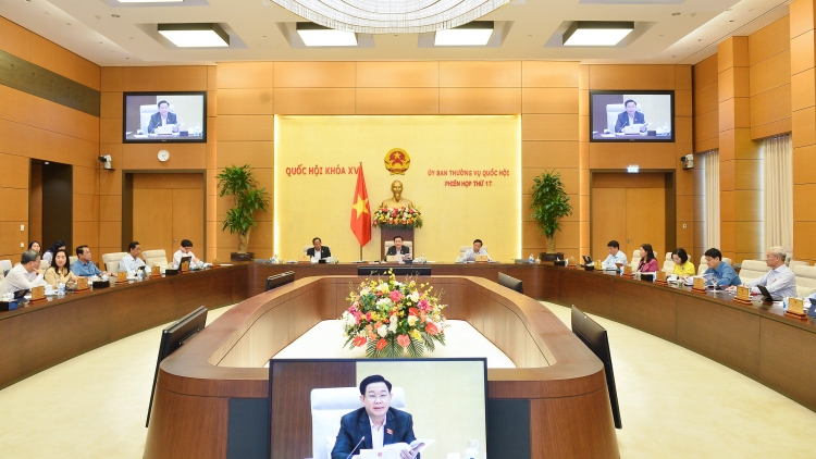 Sơn đờm pơrjum dơ̆ 18 Ủy ƀan Thường vụ Quốk hội