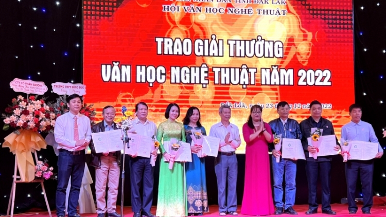 Mpồl Văn học Nghệ thuật Dăk Lăk bơyai lơh pơrjum tơn jơh broă lơh Mpồl dê 