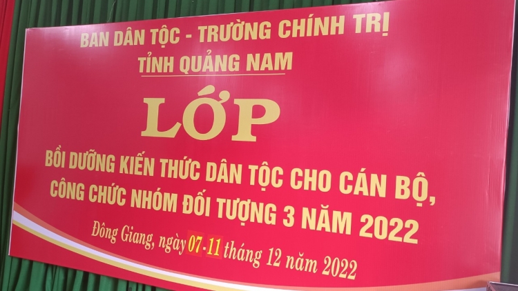 Đông Giang: Khải giảng lớp pa choom p’xoọng c’năl bh’rợ acoon coh