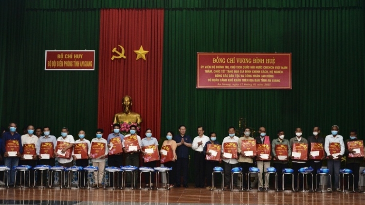 Kơdră chĕp pơgơ̆r Kuô̆k hô̆i Vương Đình Huệ pôk tơmam drăm Têt tơ̆ dêh char An Giang