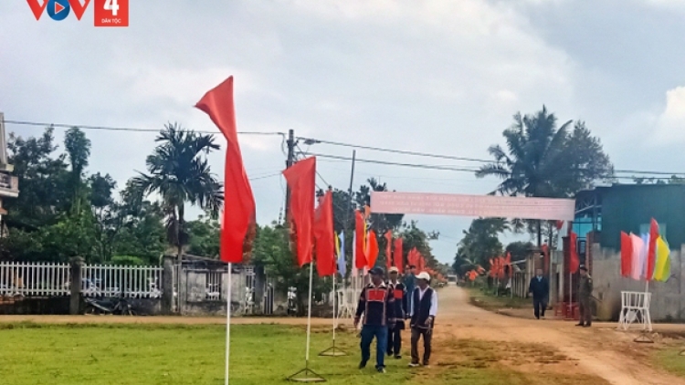 Dak Lăk: Pơlei pơla mĭnh jơhngơ̆m đon tơ iung pơjing tơring tơrang ‘nao