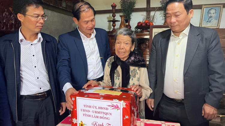 Nùs nhơm rơcang wă rò sơnam pa tàm làm gùt ală ƀòn Tây Nguyên