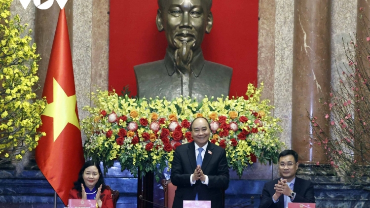 Kăn xiâm hnê ngăn tơnêi têa trâm mâ 50 ngế kăn teăng mâ ăm vâ chê 2.000 ngế tung tơdroăng “Cheăng pêi tơdrăng lê̆m”