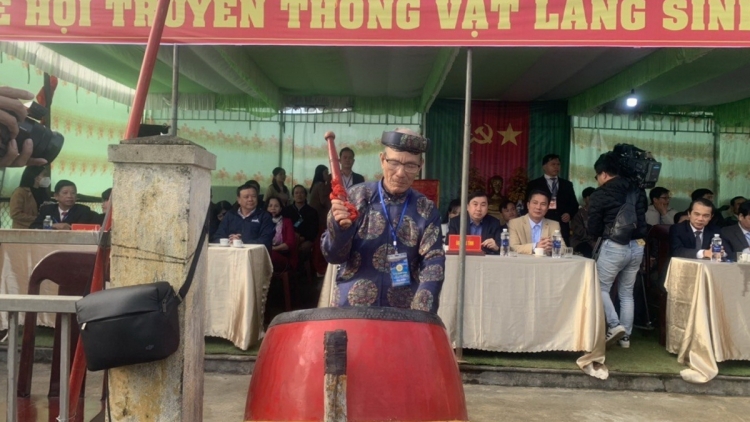 Bhươl cr’noon Sình thành phố Huế bhui har bhrợ têng bhiệc bhan tr’coop tr’nơơp hân noo ha pruốt