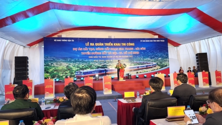 Pok pơhai pơkra ming ară jơlan mơng Nha Trang - Sài Gòn, jơlan rơdêh treng Hà Nội - ƀôn prong Hồ Chí Minh