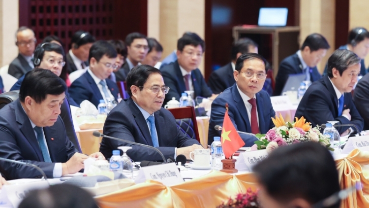 Thủ tướng 2 teh đak vang pơgơ̆r ‘măng hop akŏm mă 45 Anih jang kơ khŭl kơdră teh đak Việt Nam- Lào 