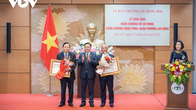 Củ tịc Quốk hội ồng Vương Đình Huệ jào Huân cương ƀậk kao pà kwang đơng lam Quốk hội lài do mờ kwang đơng lam Quốk hội