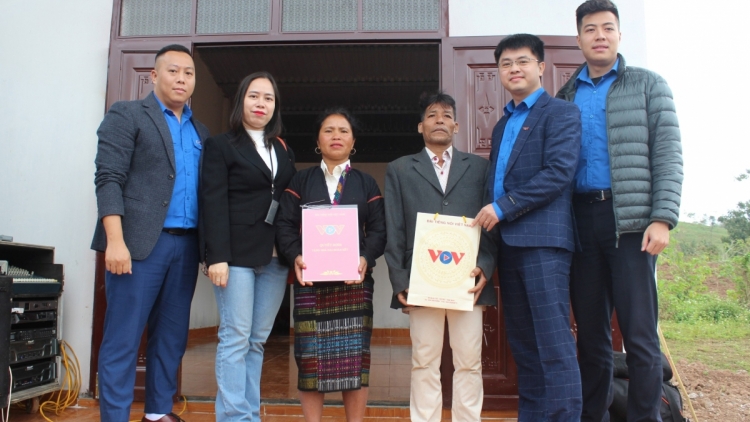 Đài p’rá Việt Nam pazưm lêy pa độp đoọng 5 đông Đại đoàn kết đhị Quảng Trị