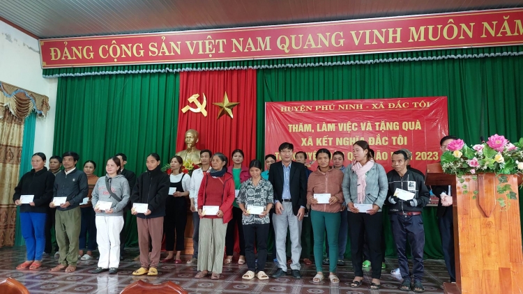 Chr’hoong Phú Ninh lưm, cher đoọng hun pr’hêl chr’val kết nghĩa Đắc Tôi, chr’hoong Nam Giang