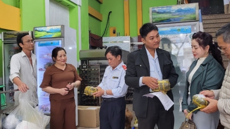 Tây Nguyên đăp mpăn uĕh nâp ndoh ndơ rhŏ Tết Nguyên đán