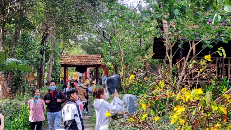 Dak Lak sơng 130 rơbâu ‘nu tơmoi chă tơmang lăng