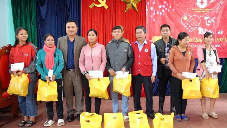 Phước Sơn: Cher đoọng kr’bhâu hun pr’hêl Tết