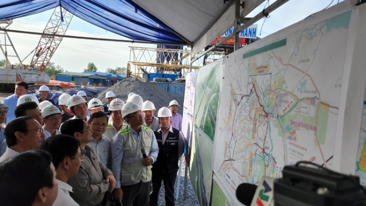 Khua dêh čar ơi Phạm Minh Chính nao ĕp lăng bruă pơkra jơlan dar 3 ƀôn prong Hồ Chí Minh