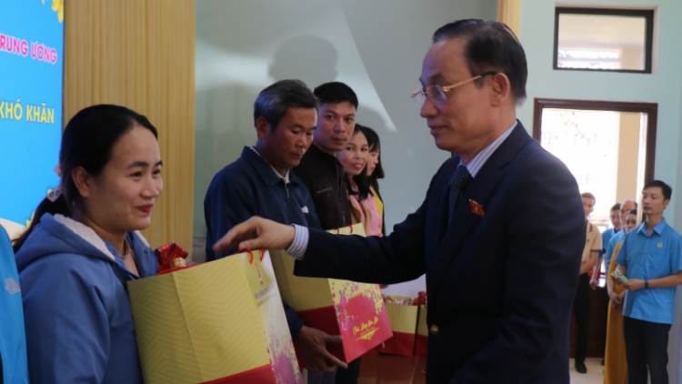 Trưởng ban Đối ngoại Trung ương lướt lum lêy lâng đoọng pr’hêl ha pr’loọng đong chính sách tỉnh Thừa Thiên Huế