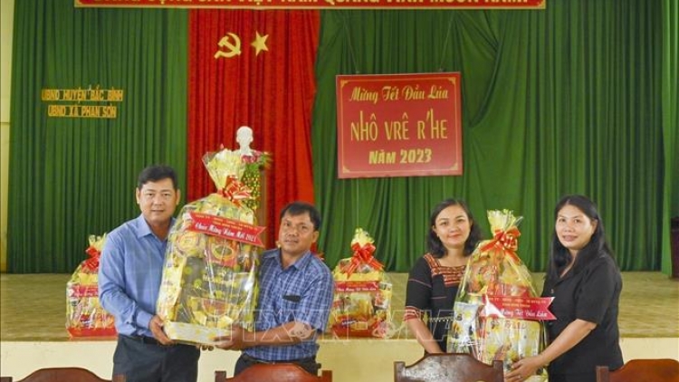 LAMBAOK URANG DANG AKAOK TỈNH BÌNH THUAN BIRAU PEIH BRUK PADANG KAPOL URANG JAKAR NAO RIVANG SAONG TADHAU AYUH TẾT UAN PADAI BIRAU DI URANG BANGSA RAGLAI, K’HO