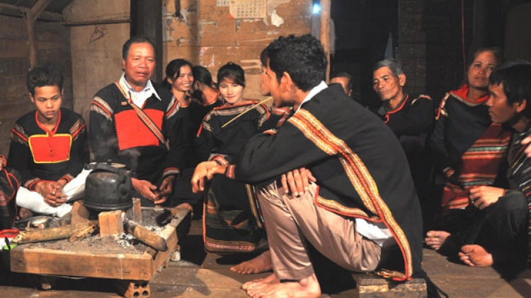 Y Khan klau Dam Phu mờ Dam Pha (gơl 1)