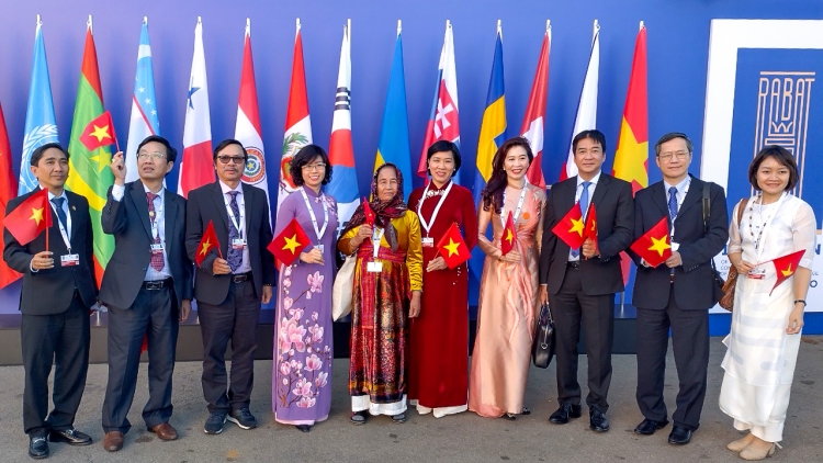 ILAMU NGAK LAN DI URANG CAM HU UNESCO BA TAME ANGAN INEM KRUNG ILAMO OH MBOH DI META NJAUK PACANG KHIK CHIP