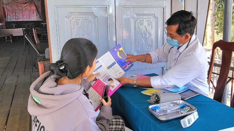 Bác sĩ Y Nham Niê – Ma nuyh trạm trưởng lưch loom tu c’rơ âng đhanuôr zr’lụ ca noong k’tiếc