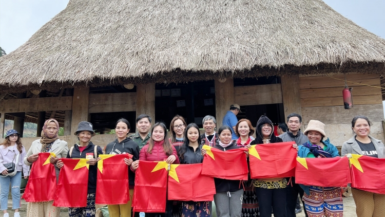 Chăp hơnh loom da ding ca coong