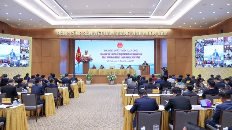 Hneăng hôp tơpui tah tơdroăng pá ƀă mơnhông tê mơdró tơnêi tơníu hngêi trăng tơniăn, krá ton 