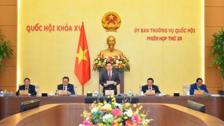 Tơợp bhrợ pr’họp g’luh 20 âng Ủy ban Thường vụ Quốc hội