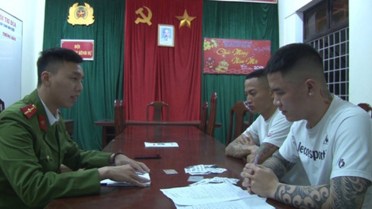 Cọop zư 2 k’bhuh đha đhâm đoọng vặ zên pay lãi dal tước 451%/c’moo