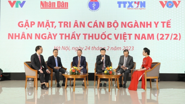 Puôn cơ quan báo chí bha lâng tr’lưm mặt, hay k’noọ cán bộ ngành Y tế