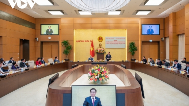 Chủ tịch Quốc hội: Zập boọp p’rá âng đhanuôr, doanh nghiệp zêng bơơn pa chăp xơợng, t’ơơi pa chô