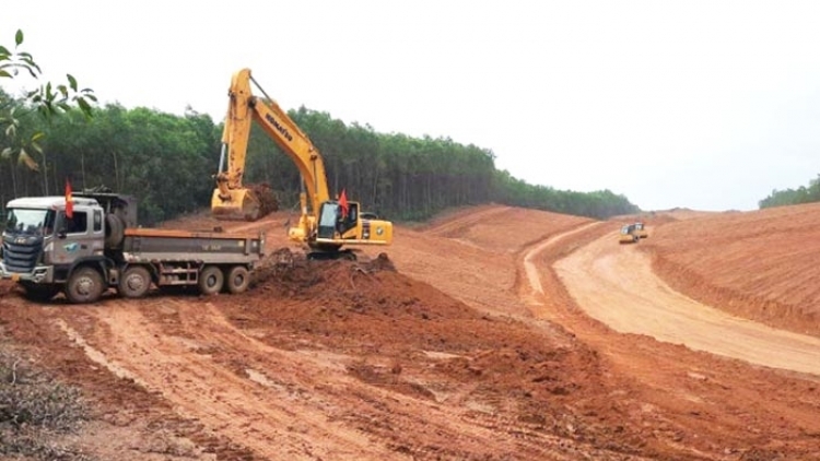 Đhanuôr Bru Vân Kiều pay đoọng k’tiếc bhrợ têng c’lâng lướt đấh