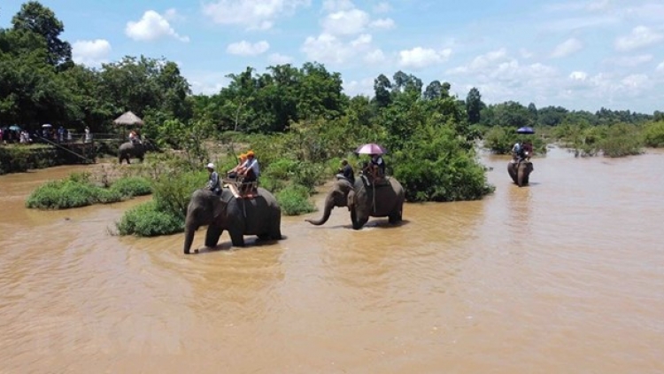 Đhêy bhrợ bh’rợ boọ achiêng đhị Trung tâm Du lich zung ta dông Buôn Đôn