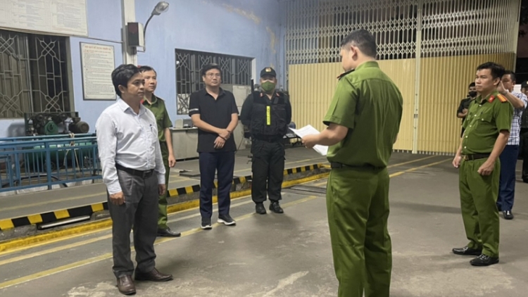 Khởi tố vụ án, coóp crol muy bơr cán bộ Trung tâm đăng kiểm Đà Nẵng