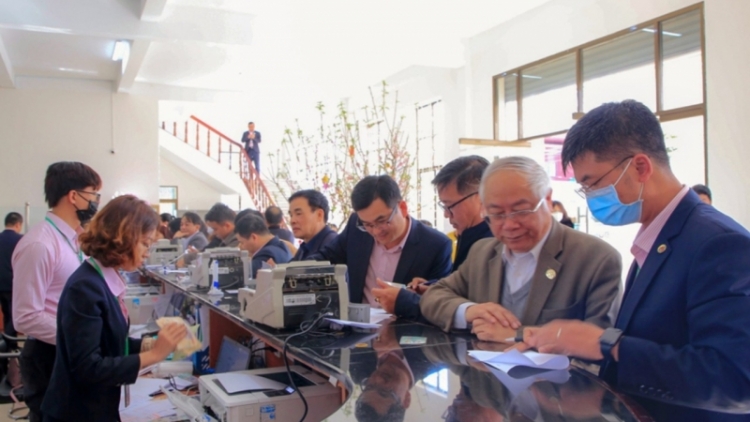 Càr Lâm Đồng dờp bal niam Poh pơyoa priă tềm pềr tus bal tài cau rơƀah