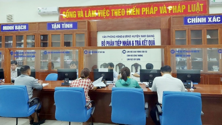 Nam Giang: Pa zay 90% đhanuôr, doanh nghiệp liêm choom đăh bhrợ bh’rợ hành chính