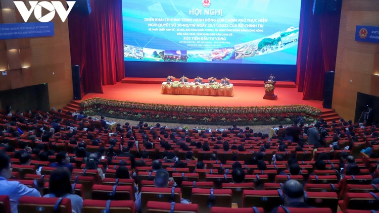 Thủ tướng Cíñ phủ ồng Phạm Minh Chính đơng lam pơrjum lam lơh jat broă lơh lơh broă lơh jat Nghị quyết sồ 30 bơh Ƀộ Cíñ trị dê 