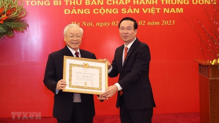 Khua git gai Ping gah dêh čar ơi Nguyễn Phú Trọng tŭ mă grač 55 thun thun mut Ping gah