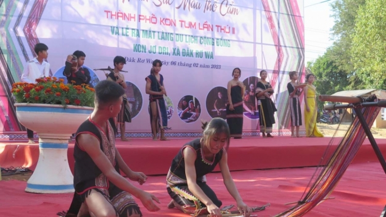 Pơrlòng bơta niam phan soh yau ờs mờng ƀòn dờng Kon Tum dơ̆ II