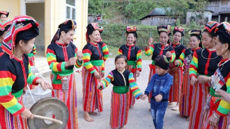 SALIH BAHRAU DI PALEI DAOK BAHRAU DI LAI CHÂU