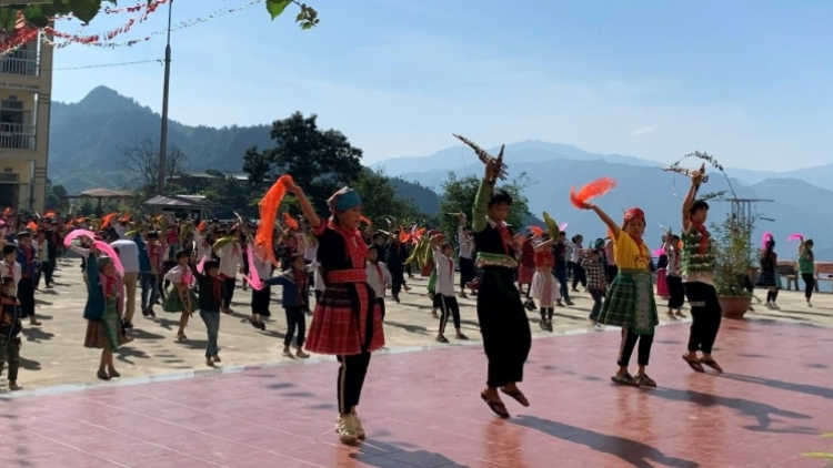 Yên Báo k’nặ muy pâng nhiệm kỳ pa dưr râu bhui har âng đhanuôr