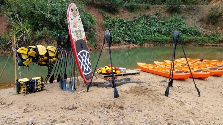 Chèo Kayak: Bh’rợ du lịch t’mêê đhị da ding ca coong Quảng Nam