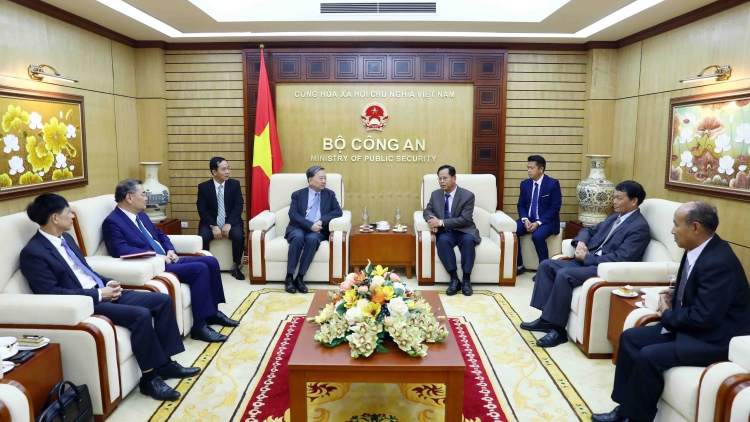 Kruanh N’gâng kan Công an Tô Lâm wơt Groi kruanh N’gâng kan Công an Lào 